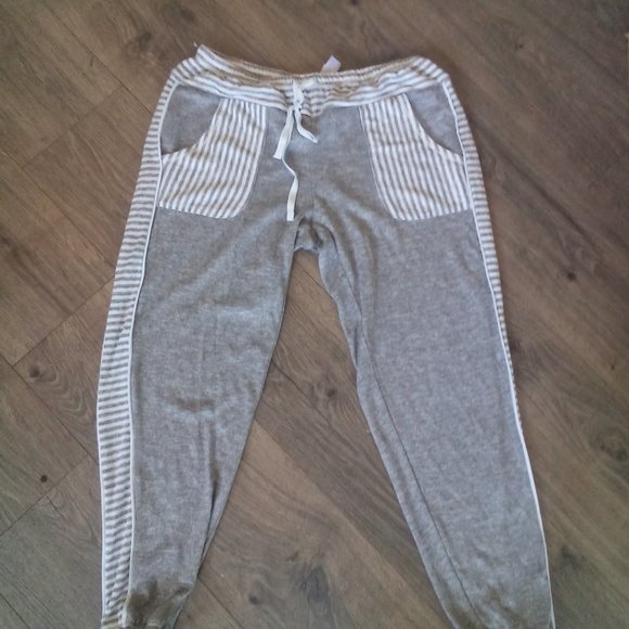 Secret Treasures Other - EUC SECRET TREASURE Sleep wear pants